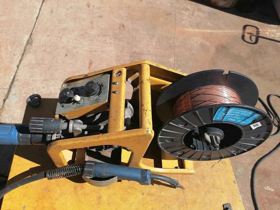 NB(KR)-500 INDUSTRIAL WELDING MACHINE