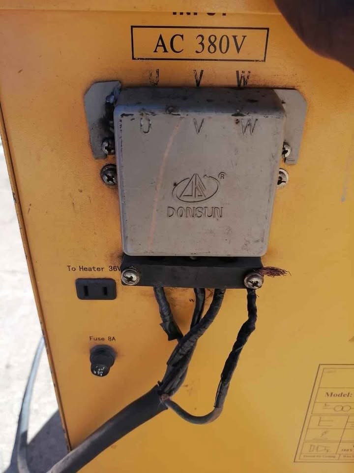 NB(KR)-500 INDUSTRIAL WELDING MACHINE