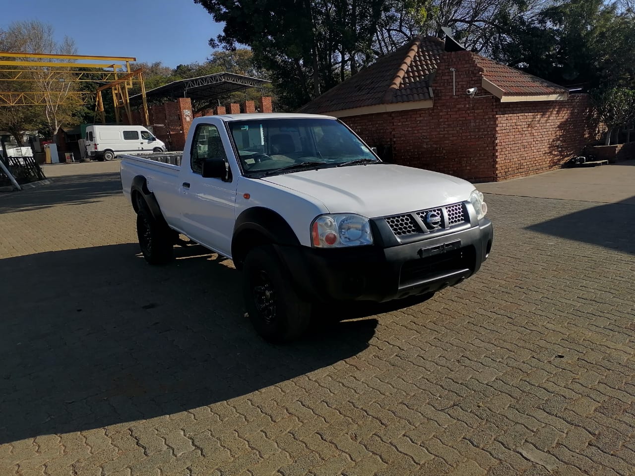 2009 Nissan NP300