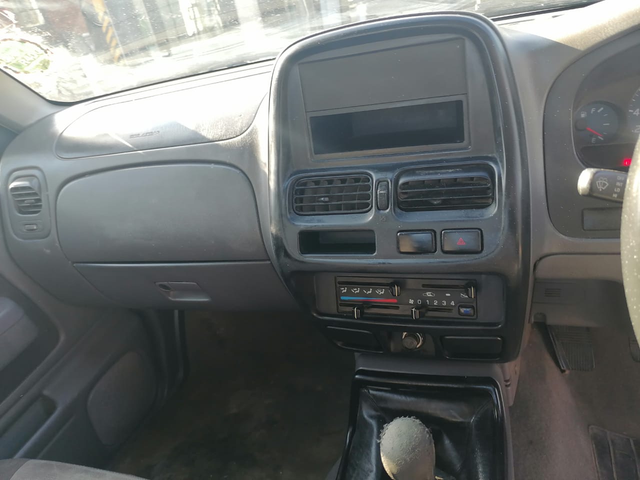 2009 Nissan NP300