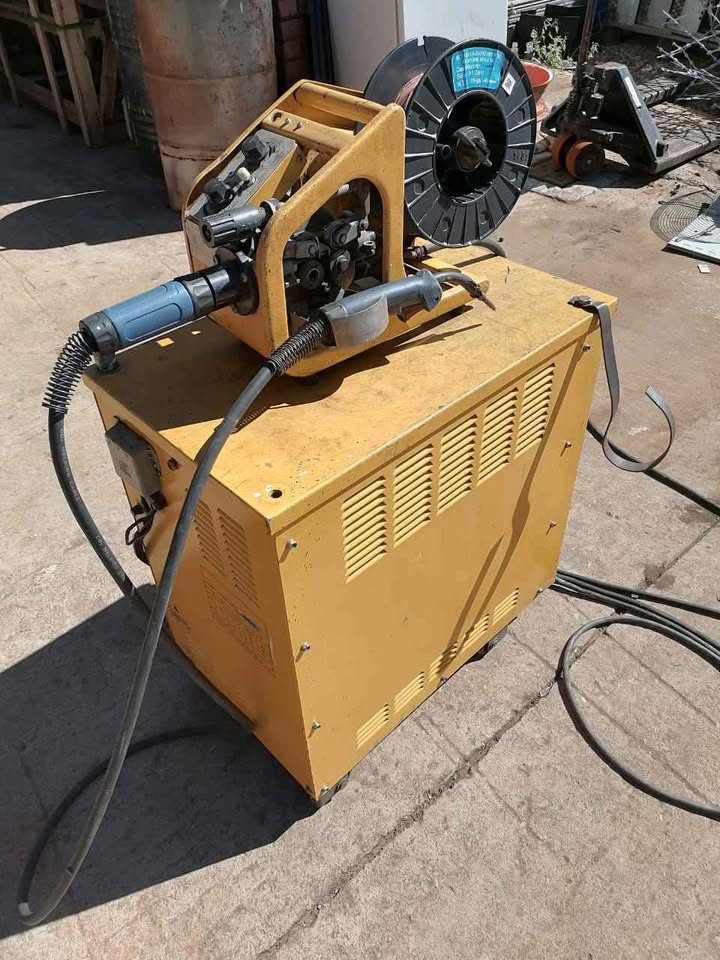 NB(KR)-500 INDUSTRIAL WELDING MACHINE