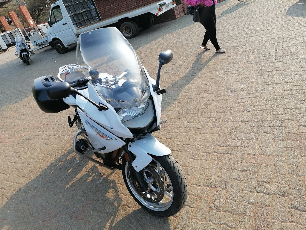2017 BMW F800GT