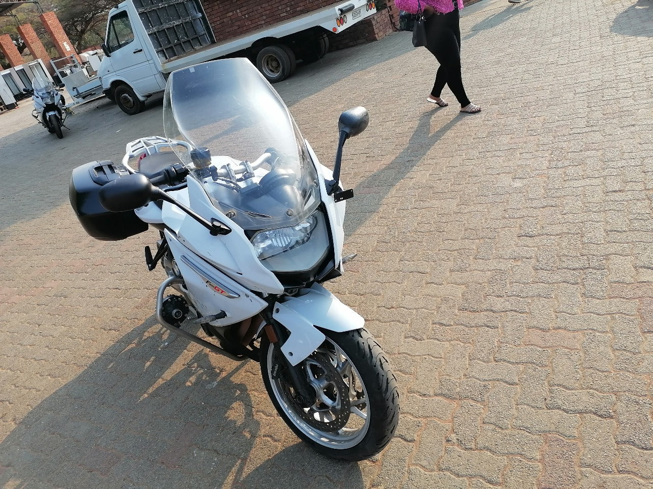 2017 BMW F800GT