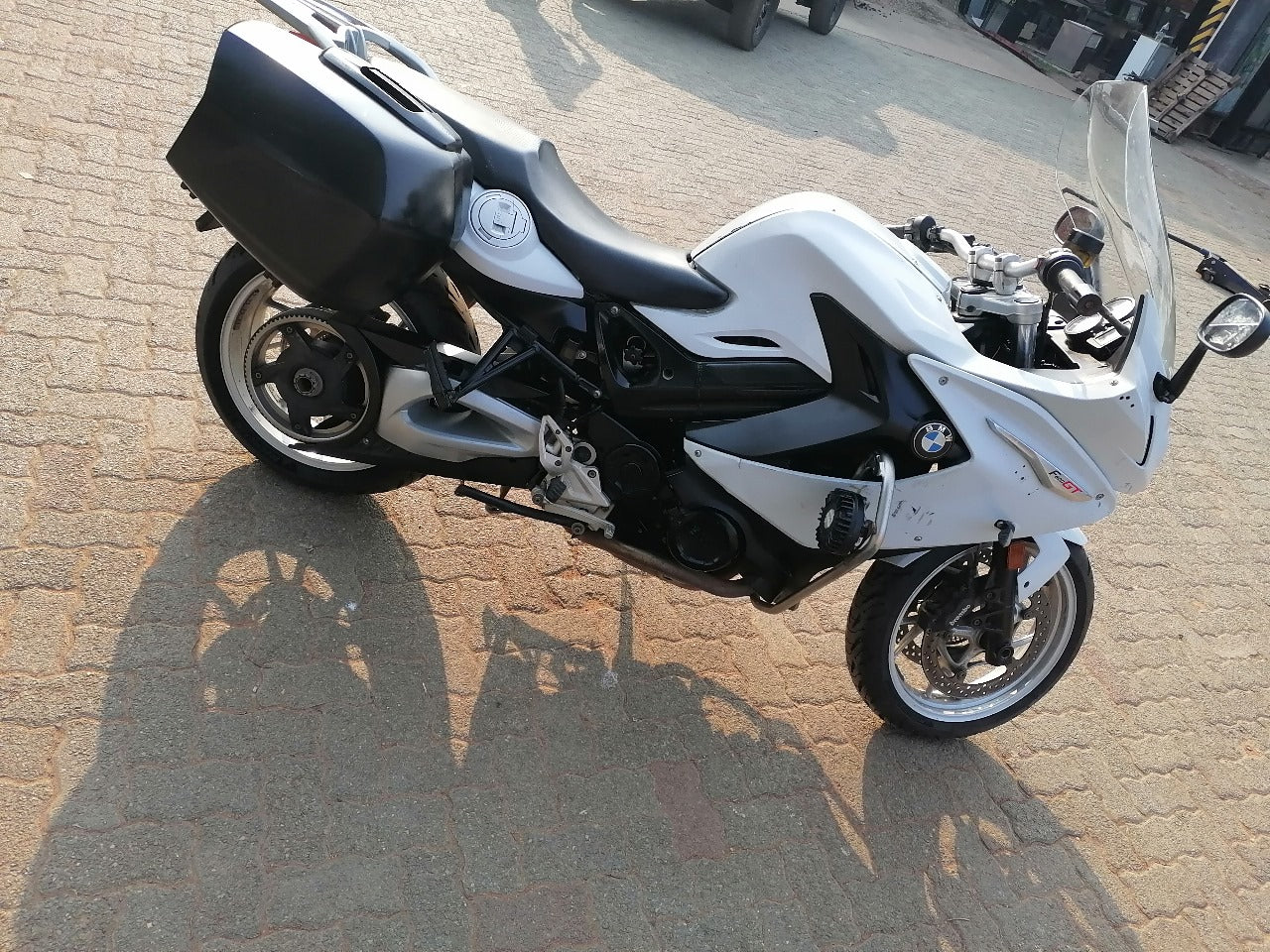 2017 BMW F800GT