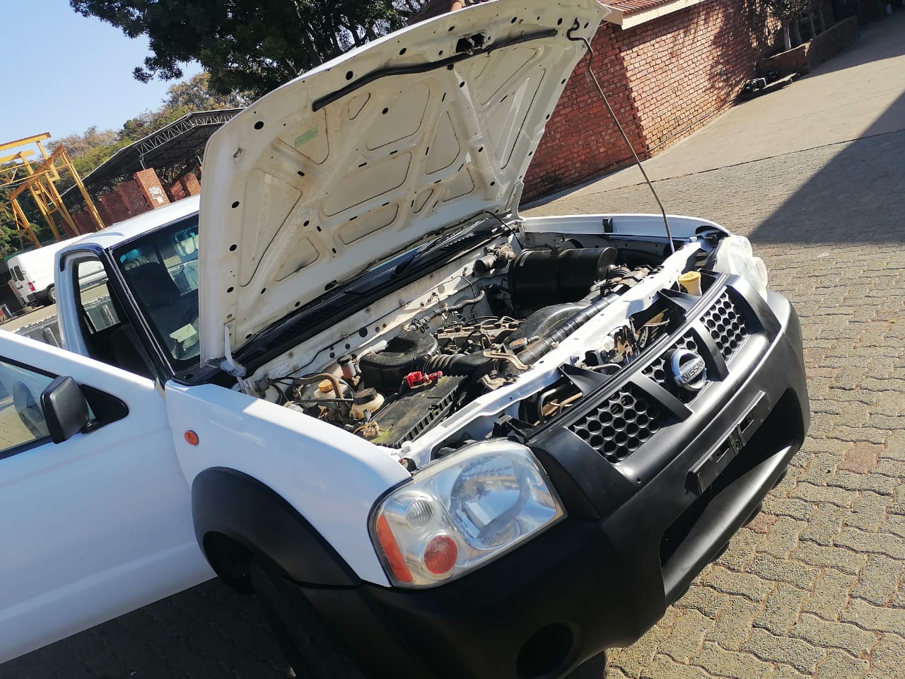 2009 Nissan NP300